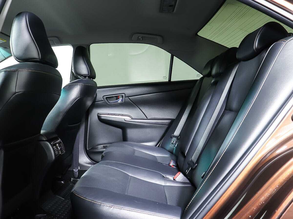 Б/У Тойота Камри 2017 года. Фото: #11