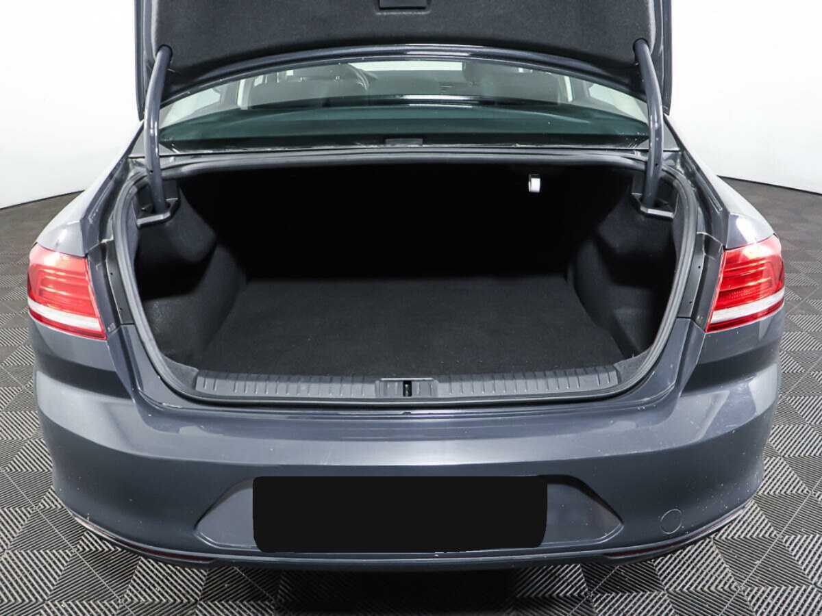 Б/У Фольксваген Пассат 2017 года. Фото: #8