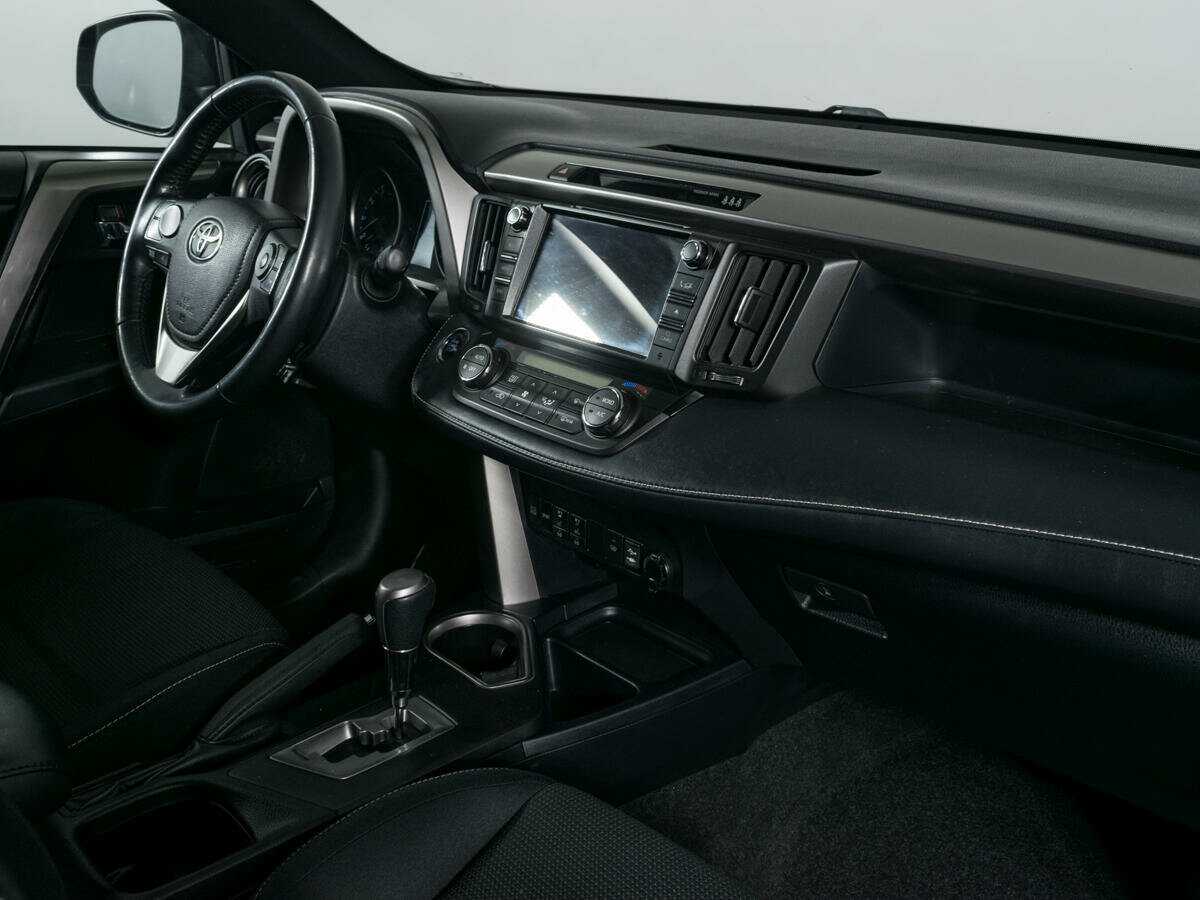 Toyota RAV4 2018 года с пробегом. Фото: #8