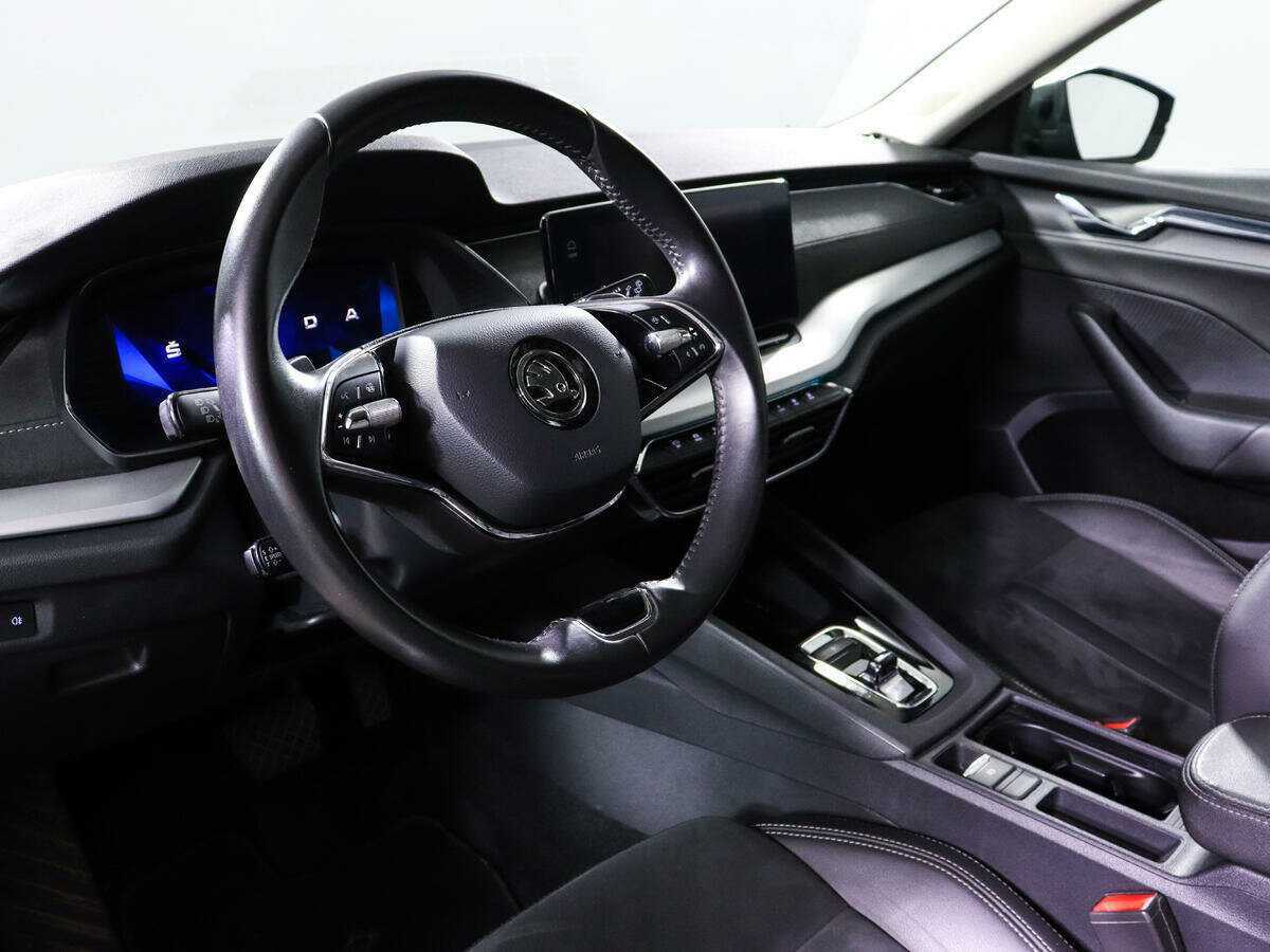 Б/У Шкода Октавия 2021 года. Фото: #11