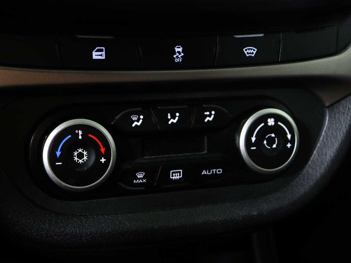 Lada (ВАЗ) Vesta 2019 года с пробегом. Фото: #14