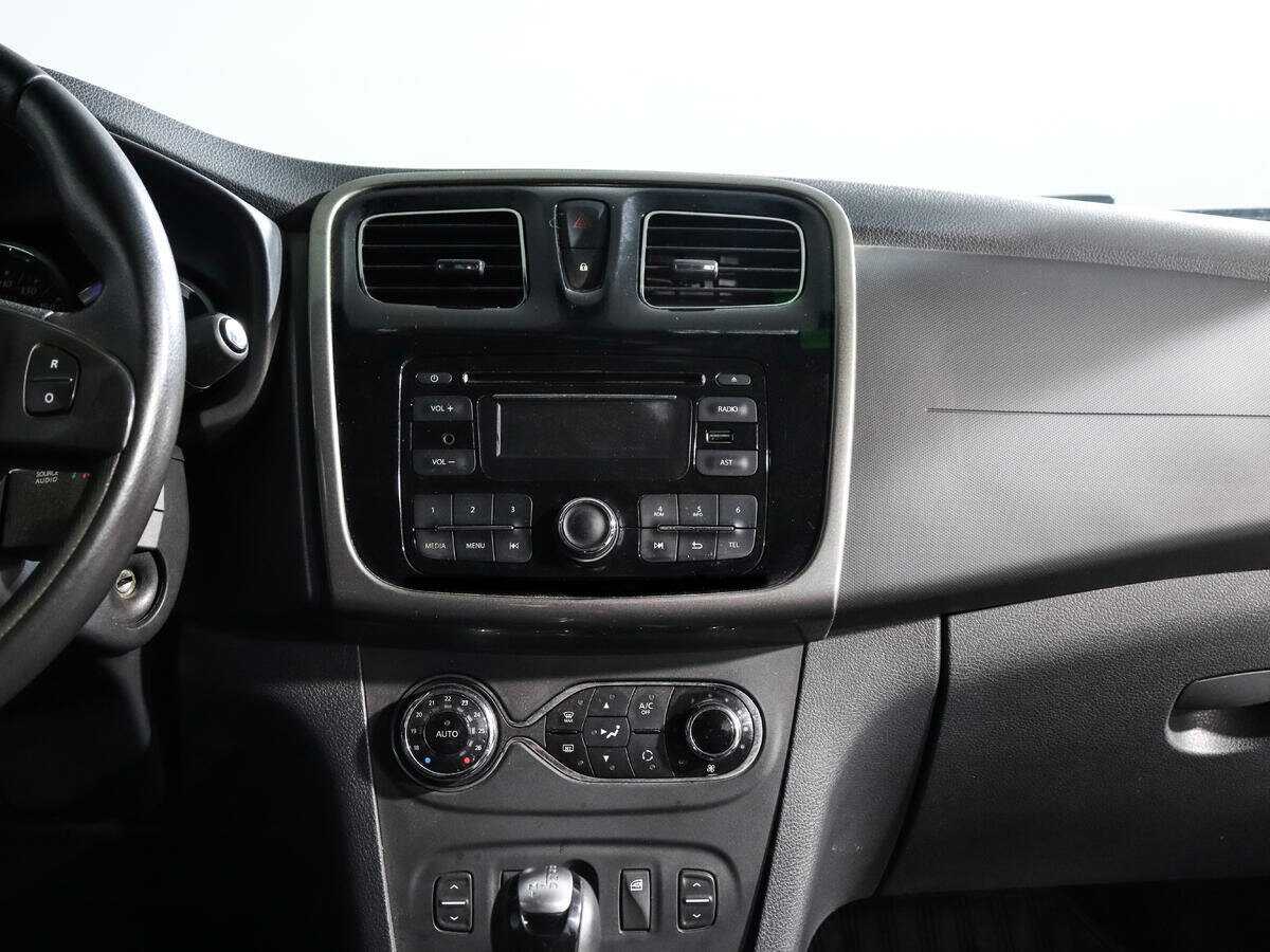 Б/У Рено Сандеро 2016 года. Фото: #12