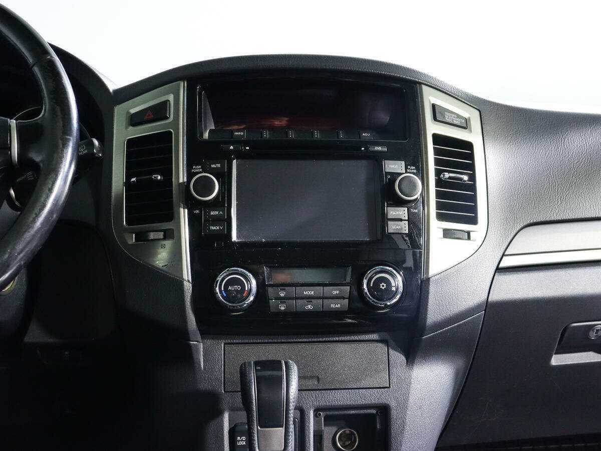 Б/У Митсубиши Паджеро 2014 года. Фото: #10