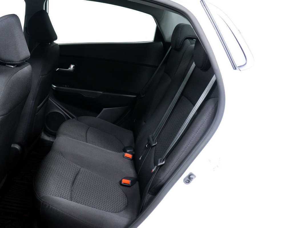 Б/У Киа Рио 2016 года. Фото: #11