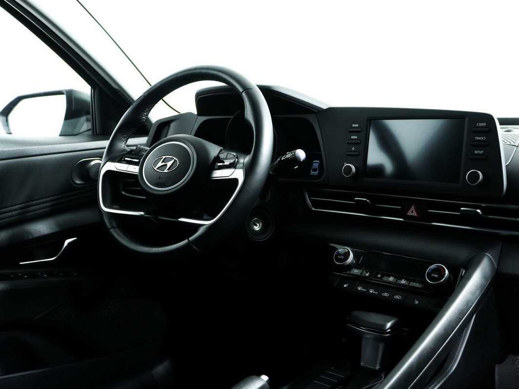 Б/У Хендай Елантра 2021 года. Фото: #8