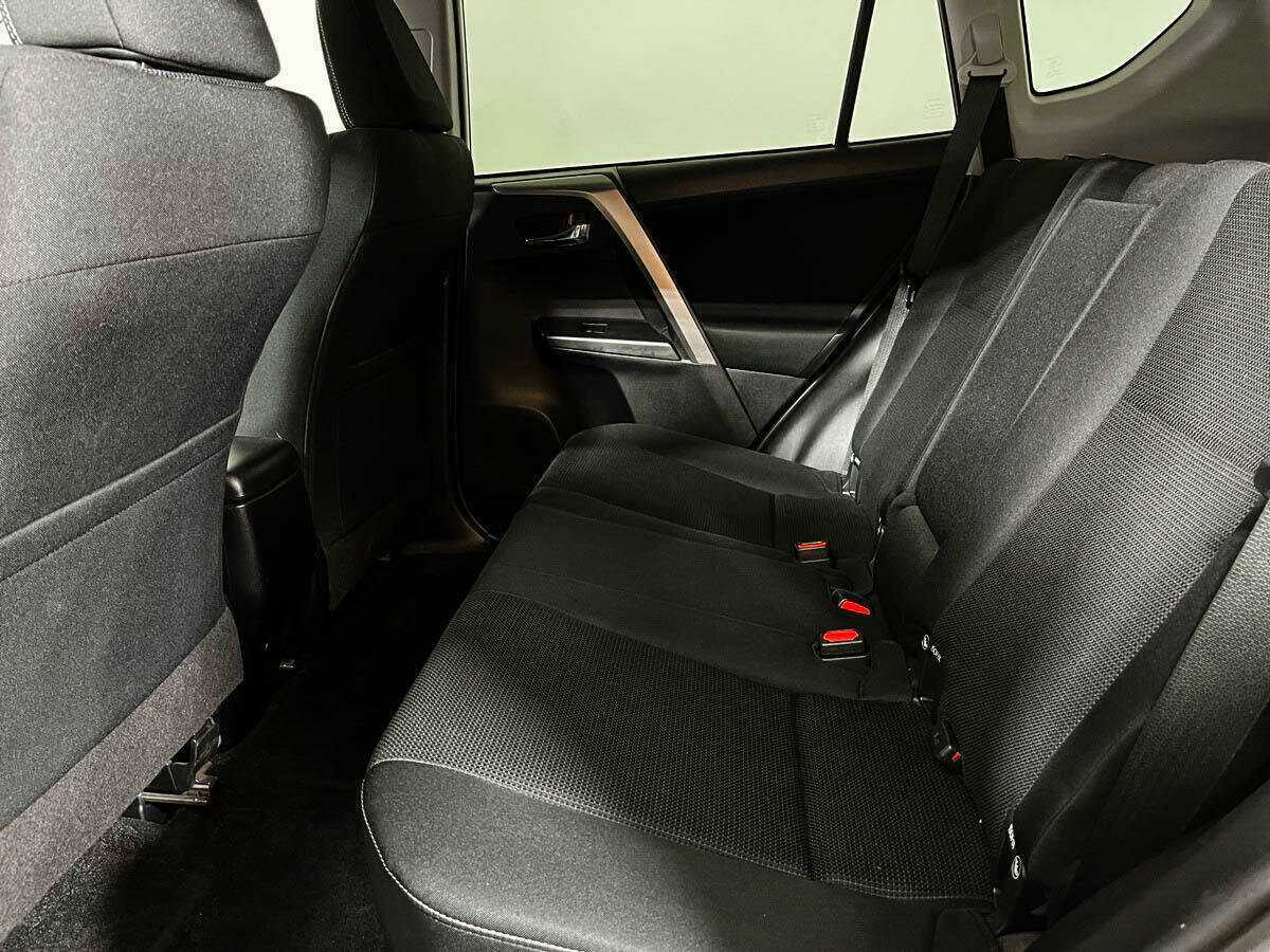 Б/У Тойота Рав4 2016 года. Фото: #7