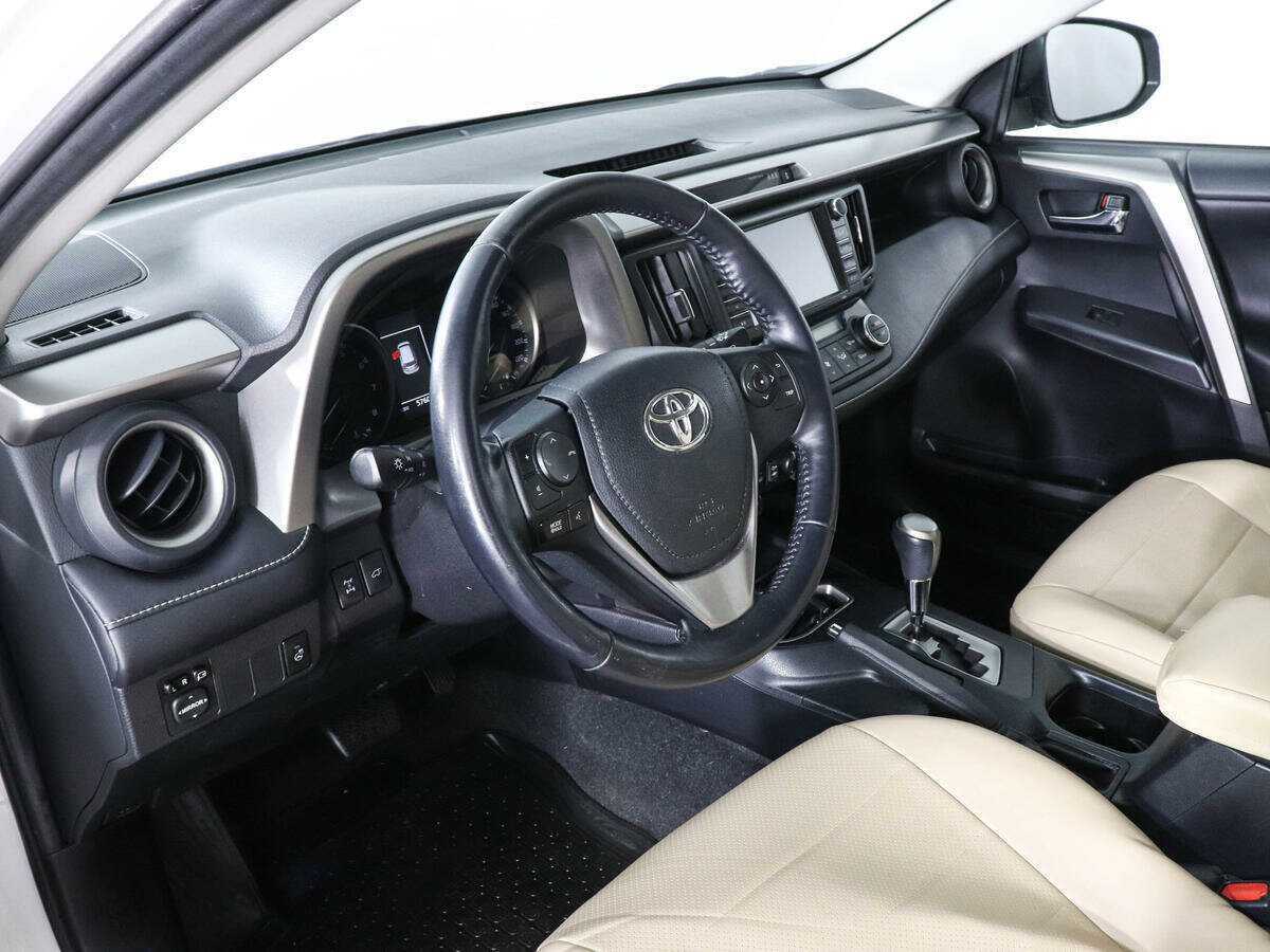 Toyota RAV4 2017 года с пробегом. Фото: #8