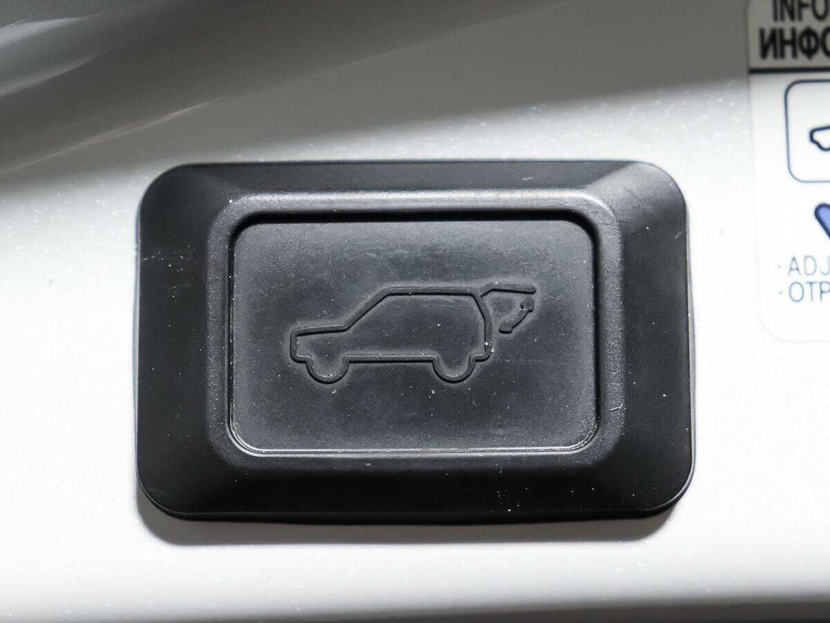 Toyota RAV4 2018 года с пробегом. Фото: #18