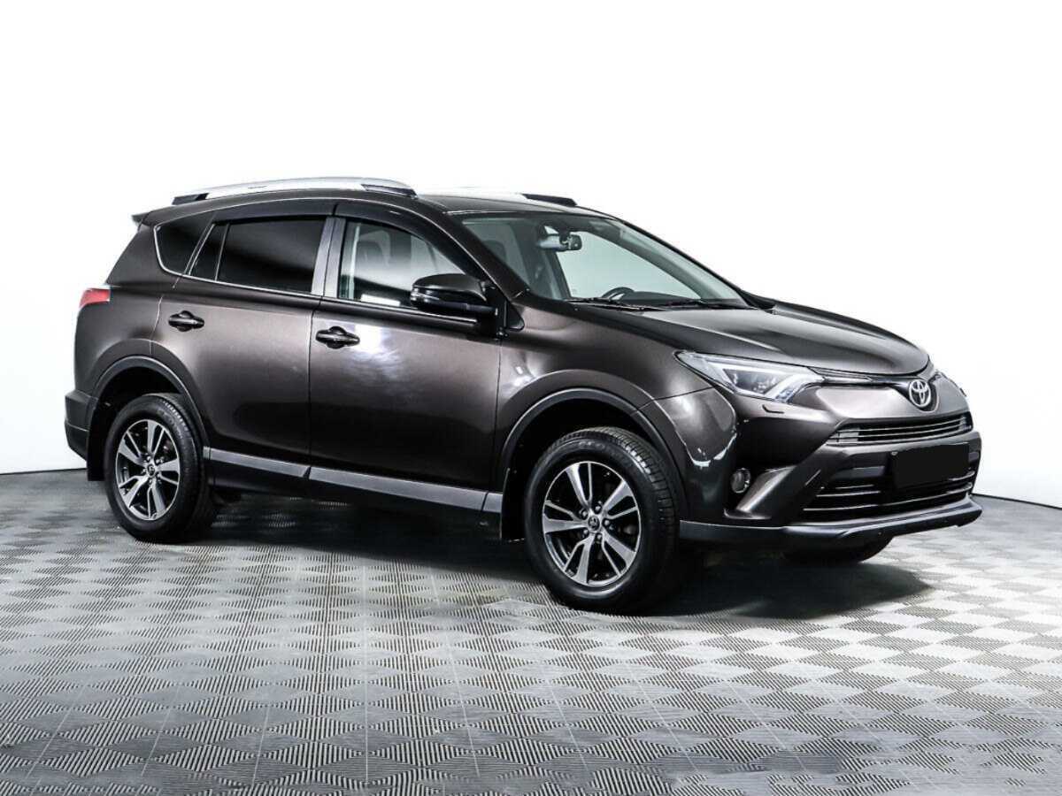 Toyota RAV4 2019 года с пробегом. Фото: #2