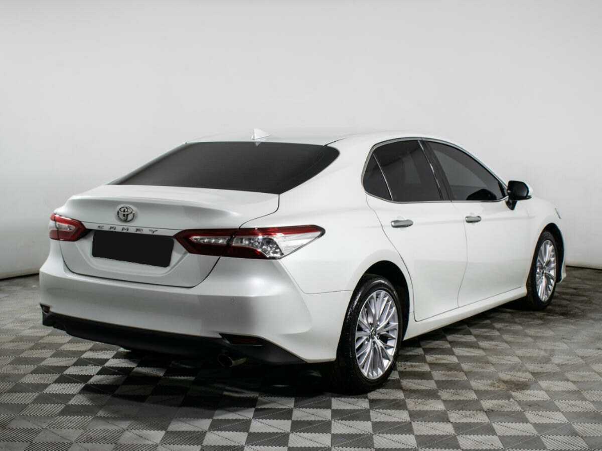 Toyota Camry 2019 года с пробегом. Фото: #3