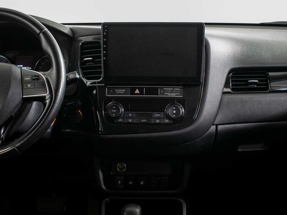 Б/У Митсубиши Оутлэндер 2019 года. Фото: #8