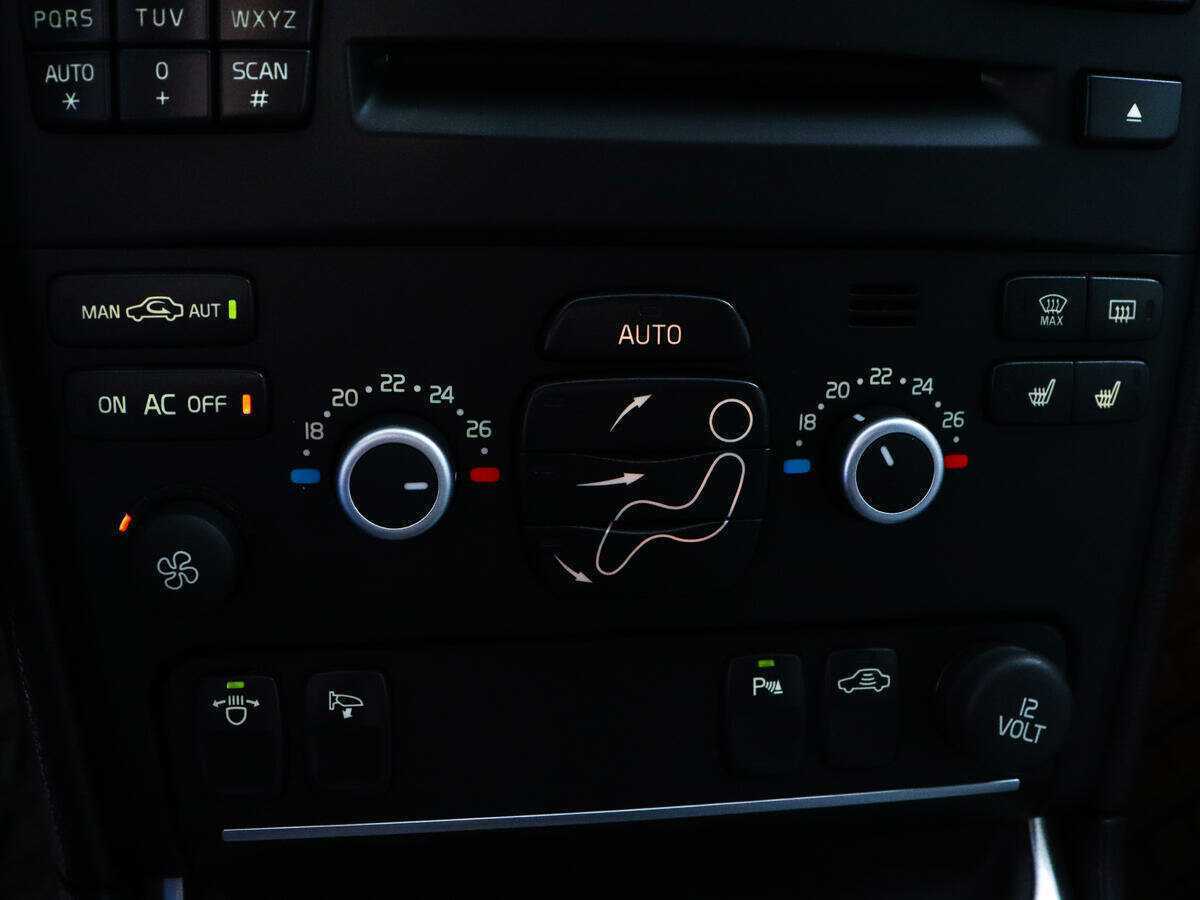 Б/У Вольво ИксЦ90 2014 года. Фото: #14