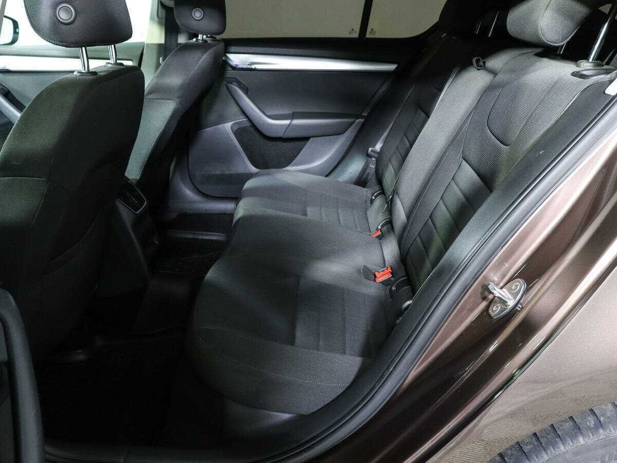 Б/У Шкода Октавия 2014 года. Фото: #9