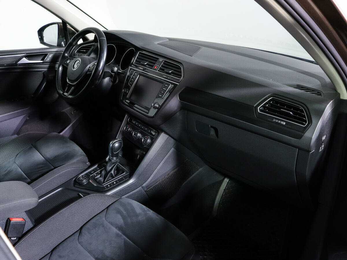 Б/У Фольксваген Тигуан 2017 года. Фото: #8