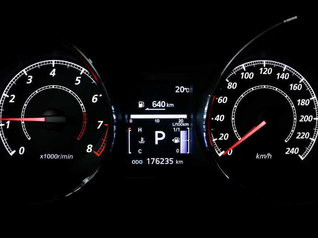 Б/У Митсубиши АС-Икс 2013 года. Фото: #9