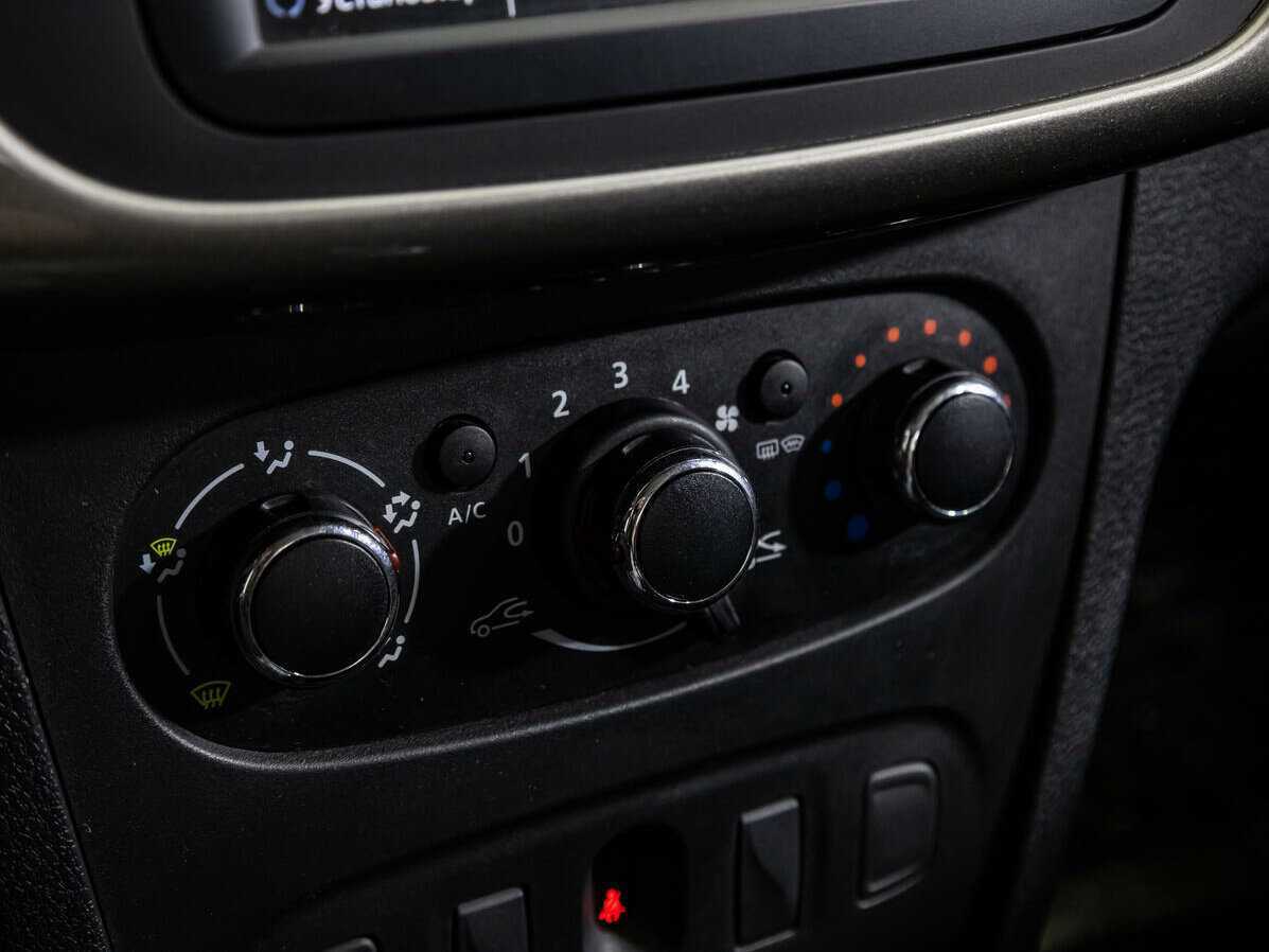 Б/У Рено Логан 2019 года. Фото: #15