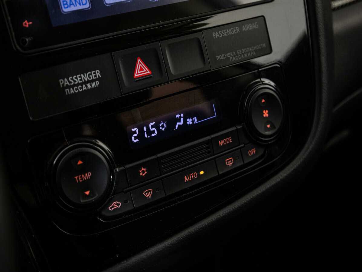 Б/У Митсубиши Оутлэндер 2018 года. Фото: #11