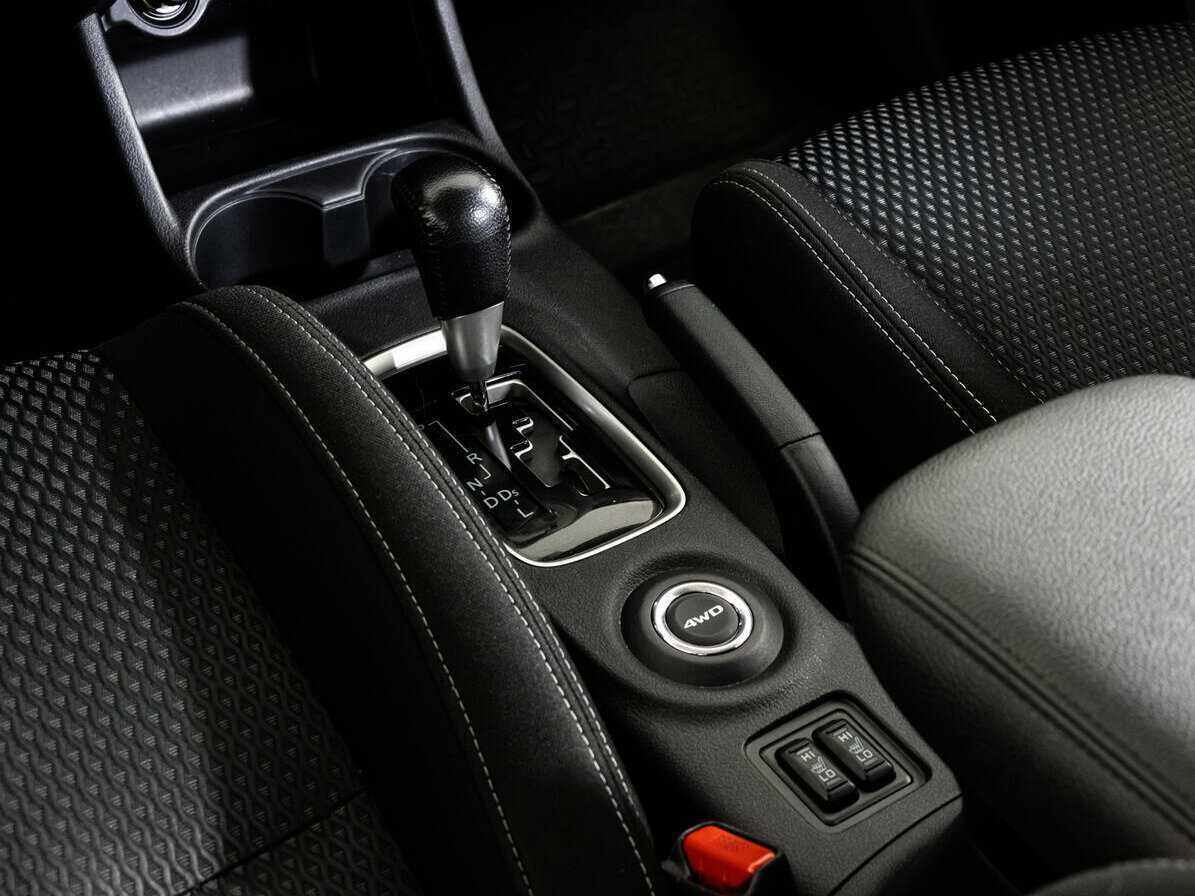 Б/У Митсубиши Оутлэндер 2016 года. Фото: #8