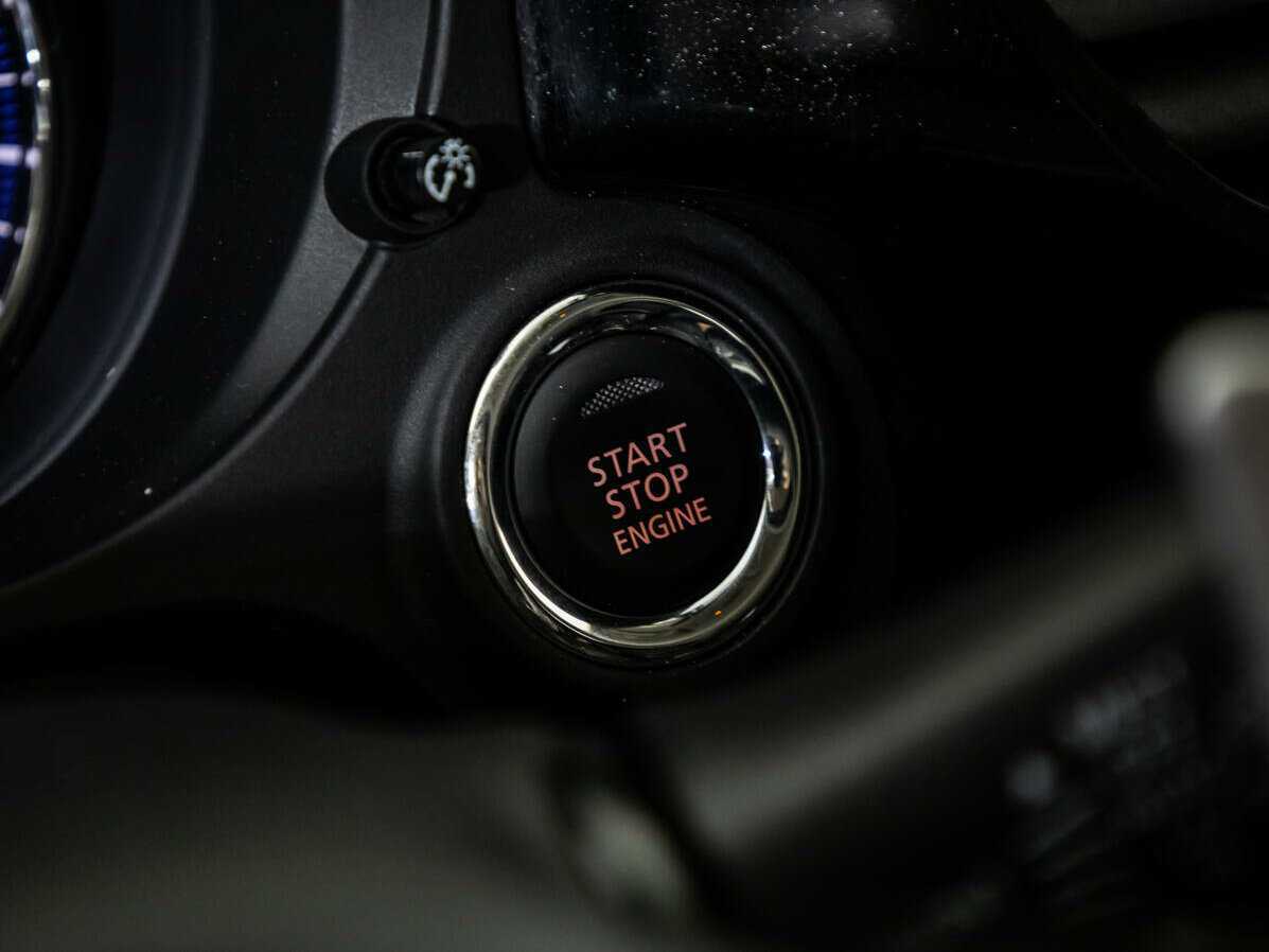 Б/У Митсубиши Оутлэндер 2015 года. Фото: #13