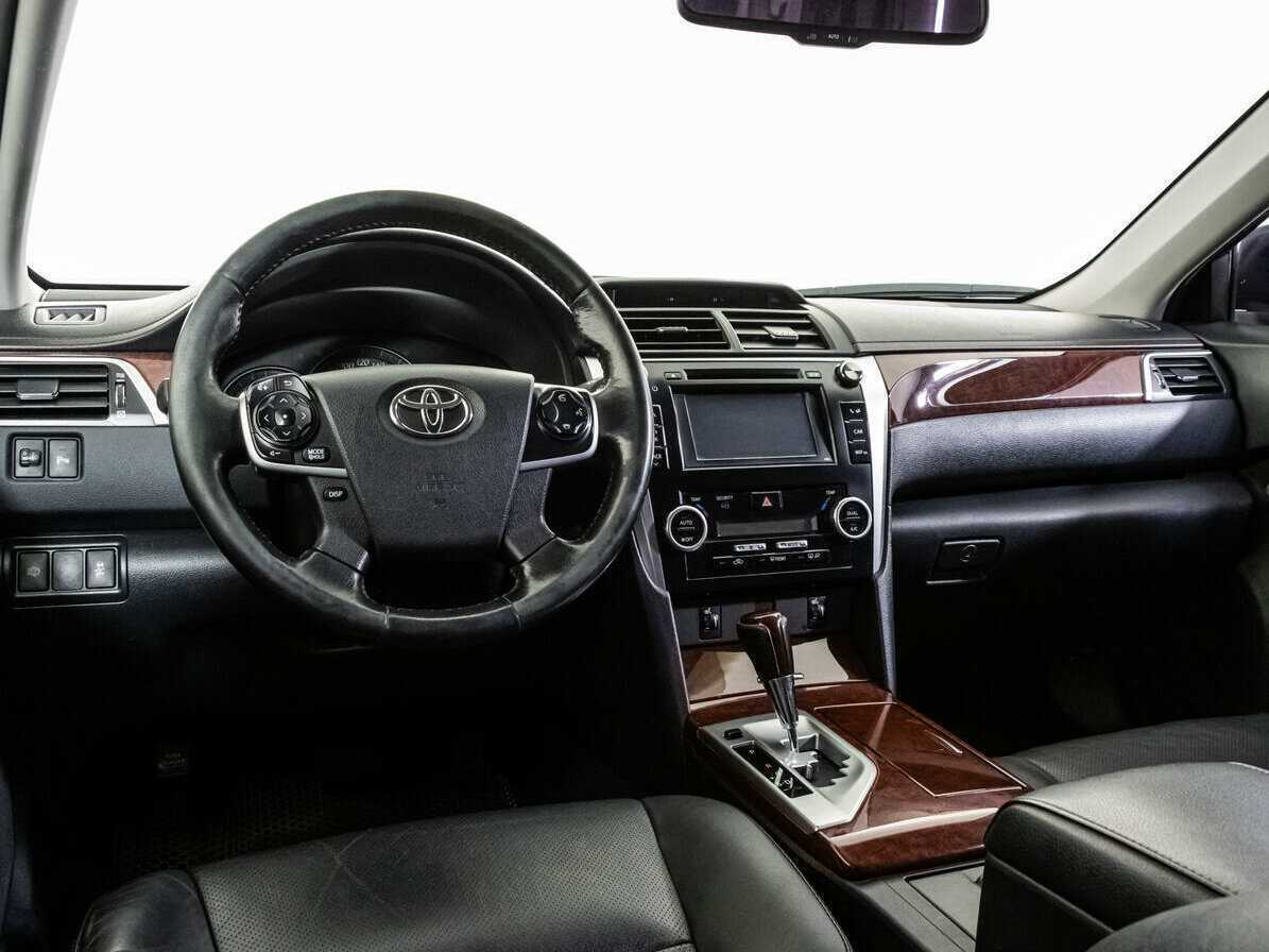 Б/У Тойота Камри 2014 года. Фото: #8