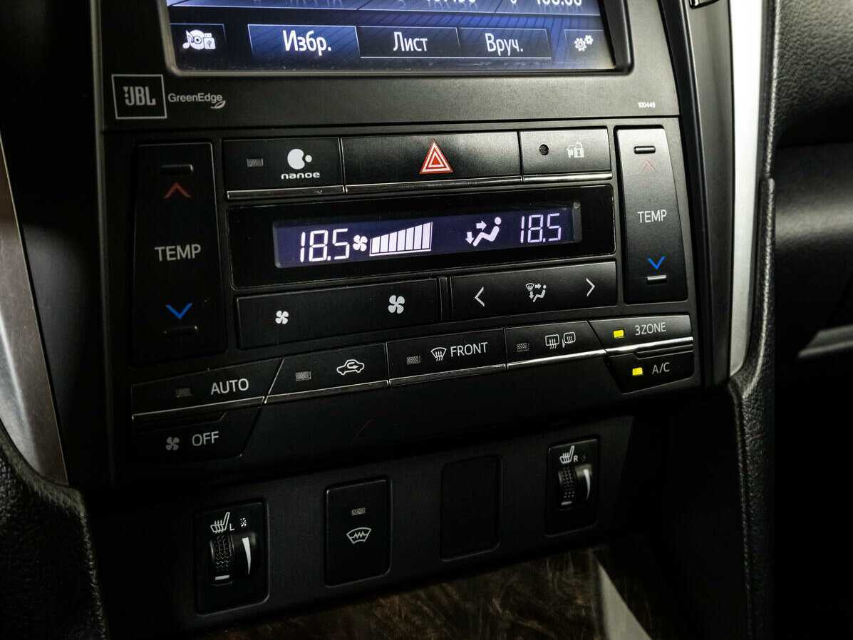 Б/У Тойота Камри 2016 года. Фото: #13