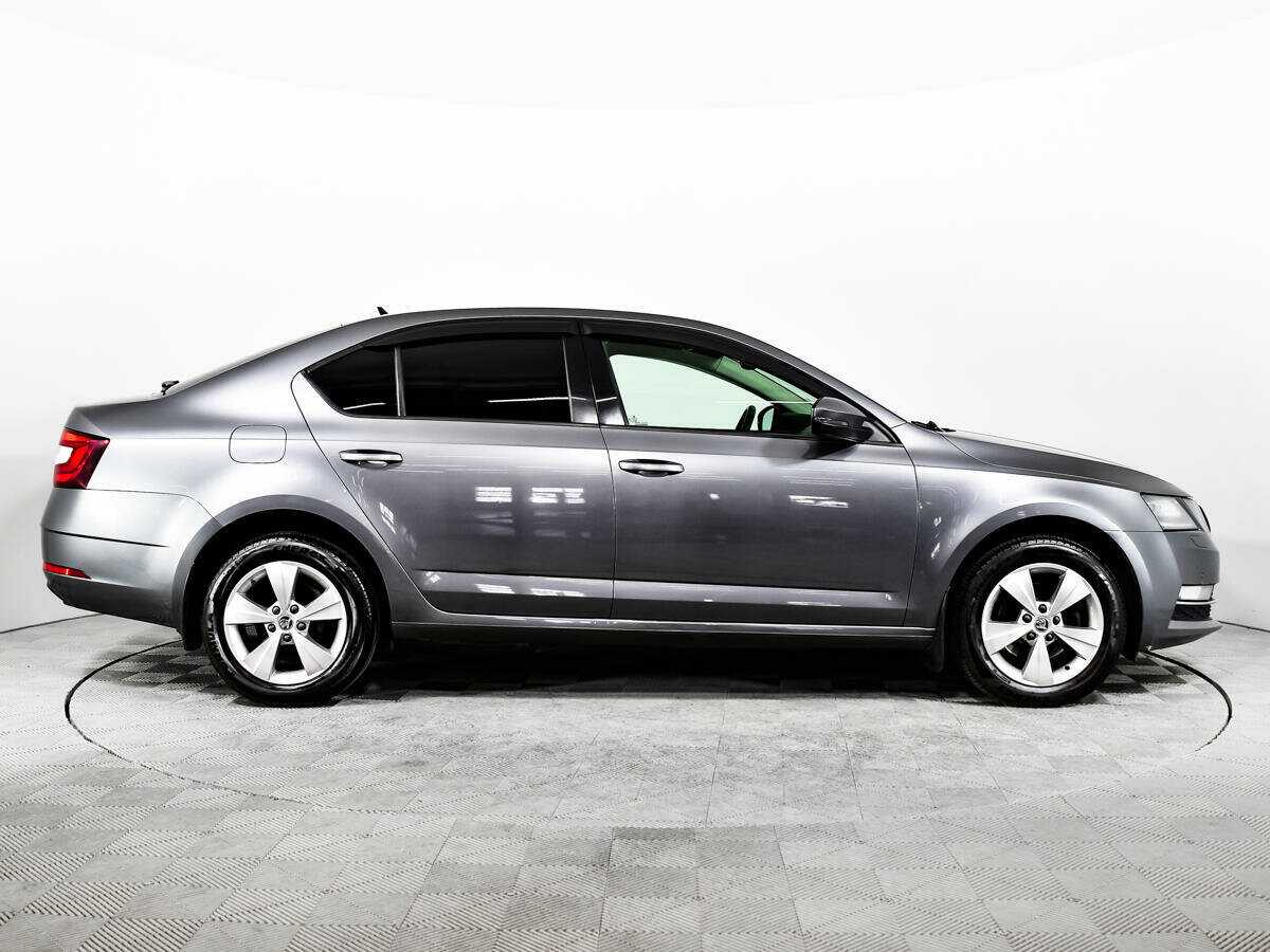 Б/У Шкода Октавия 2019 года. Фото: #3