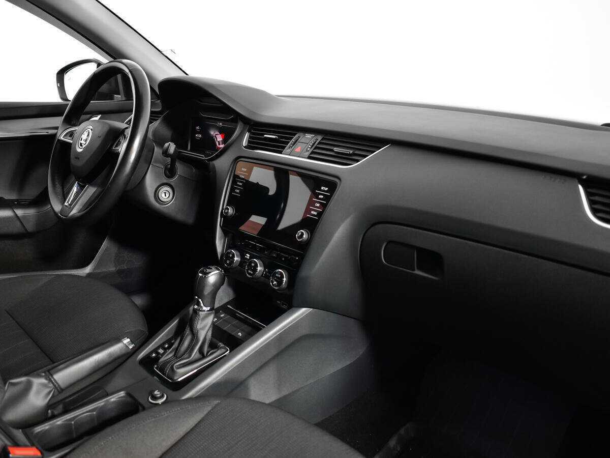 Б/У Шкода Октавия 2019 года. Фото: #8