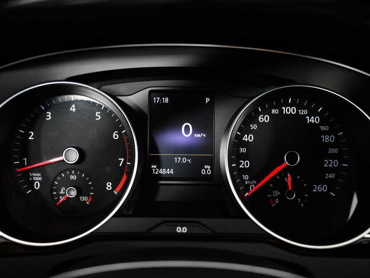 Б/У Фольксваген Пассат 2016 года. Фото: #6