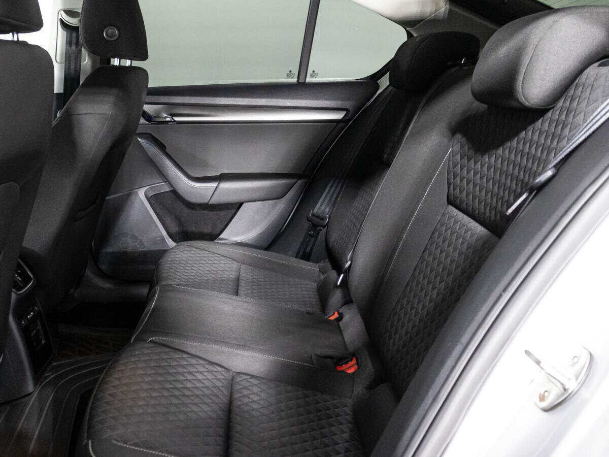 Б/У Шкода Октавия 2018 года. Фото: #9