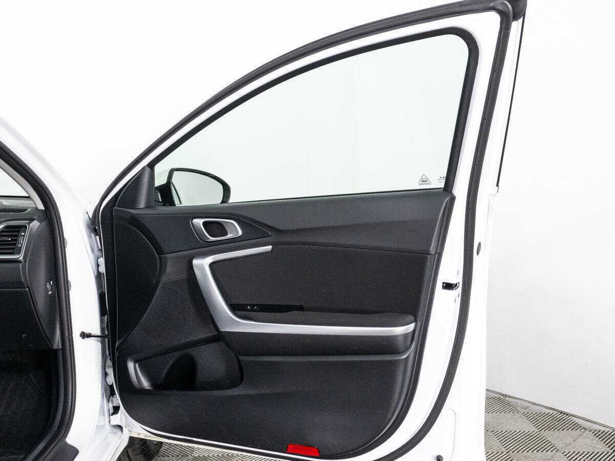 Б/У Киа Сид 2023 года. Фото: #25