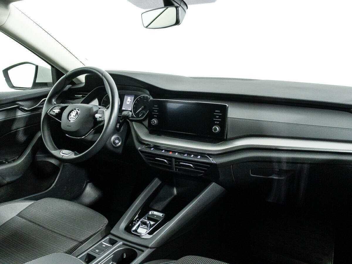 Б/У Шкода Октавия 2021 года. Фото: #8