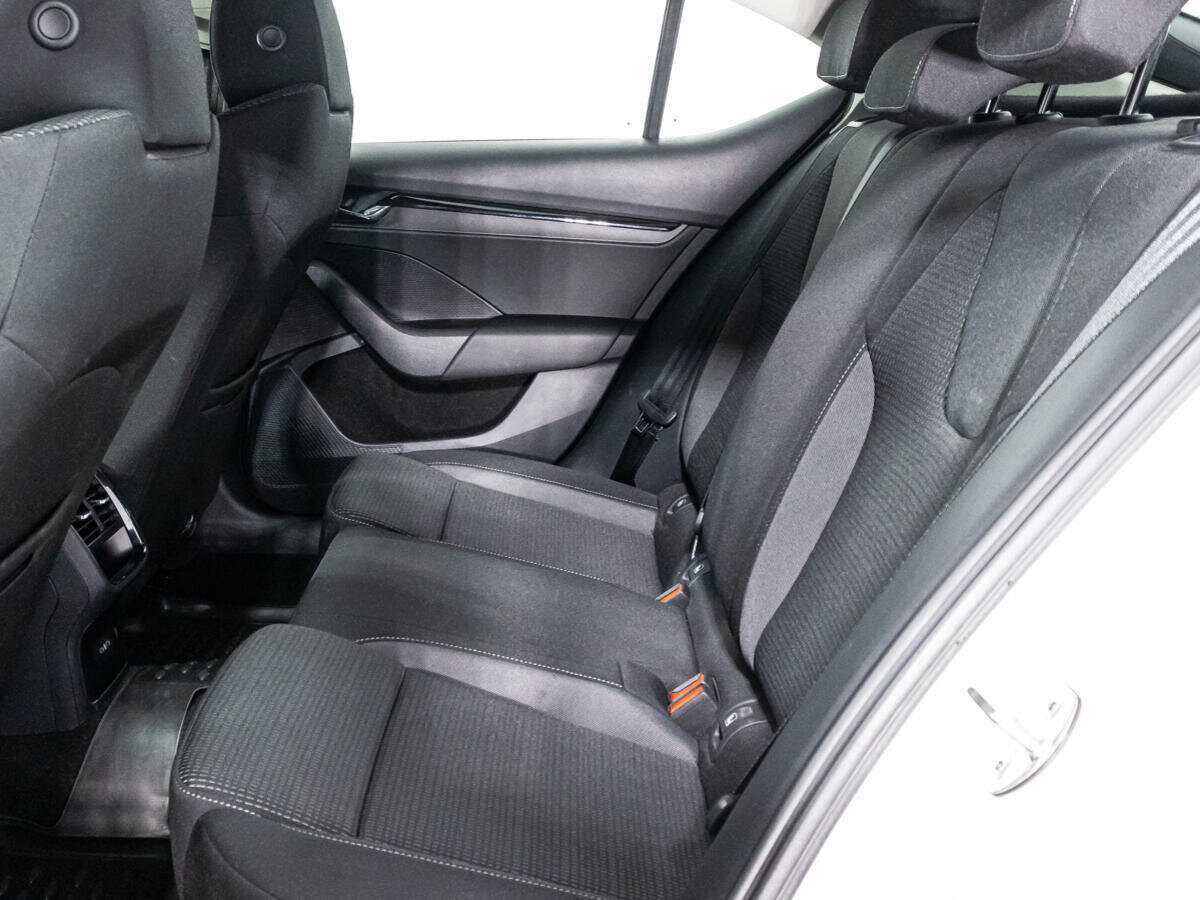 Б/У Шкода Октавия 2021 года. Фото: #9