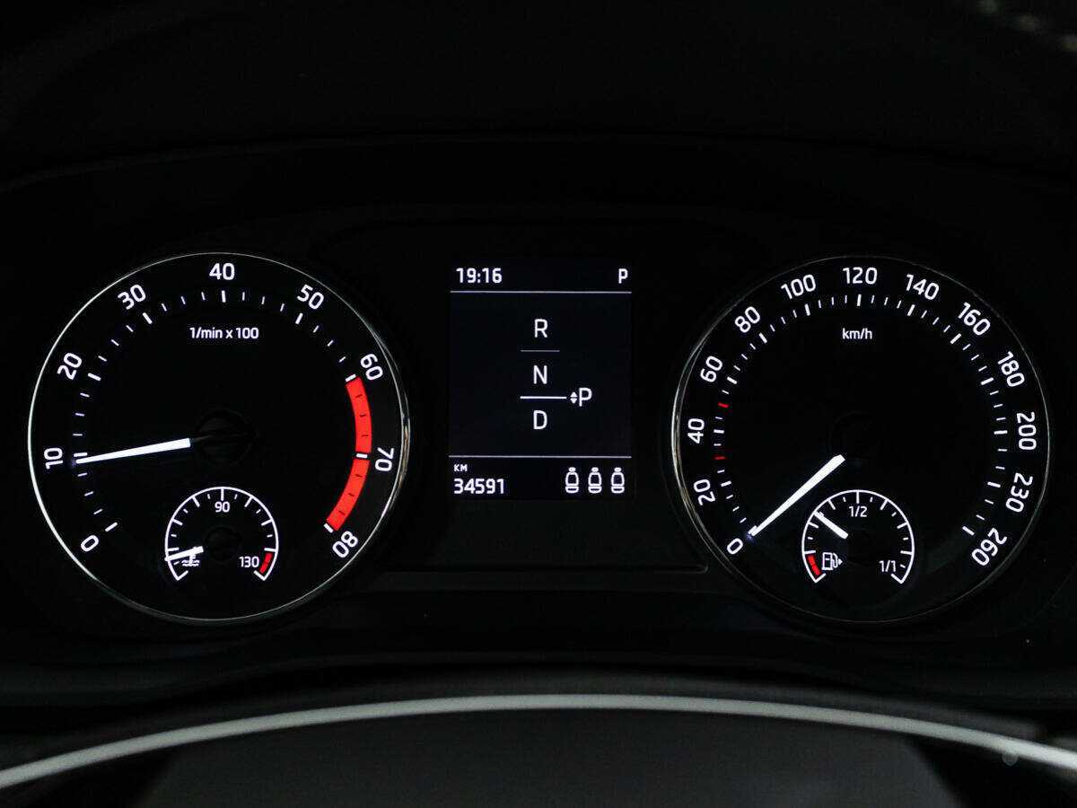 Б/У Шкода Октавия 2021 года. Фото: #11