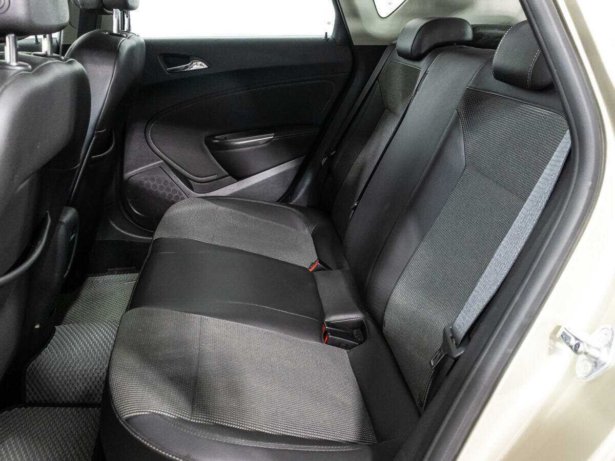 Б/У Опель Астра 2012 года. Фото: #9