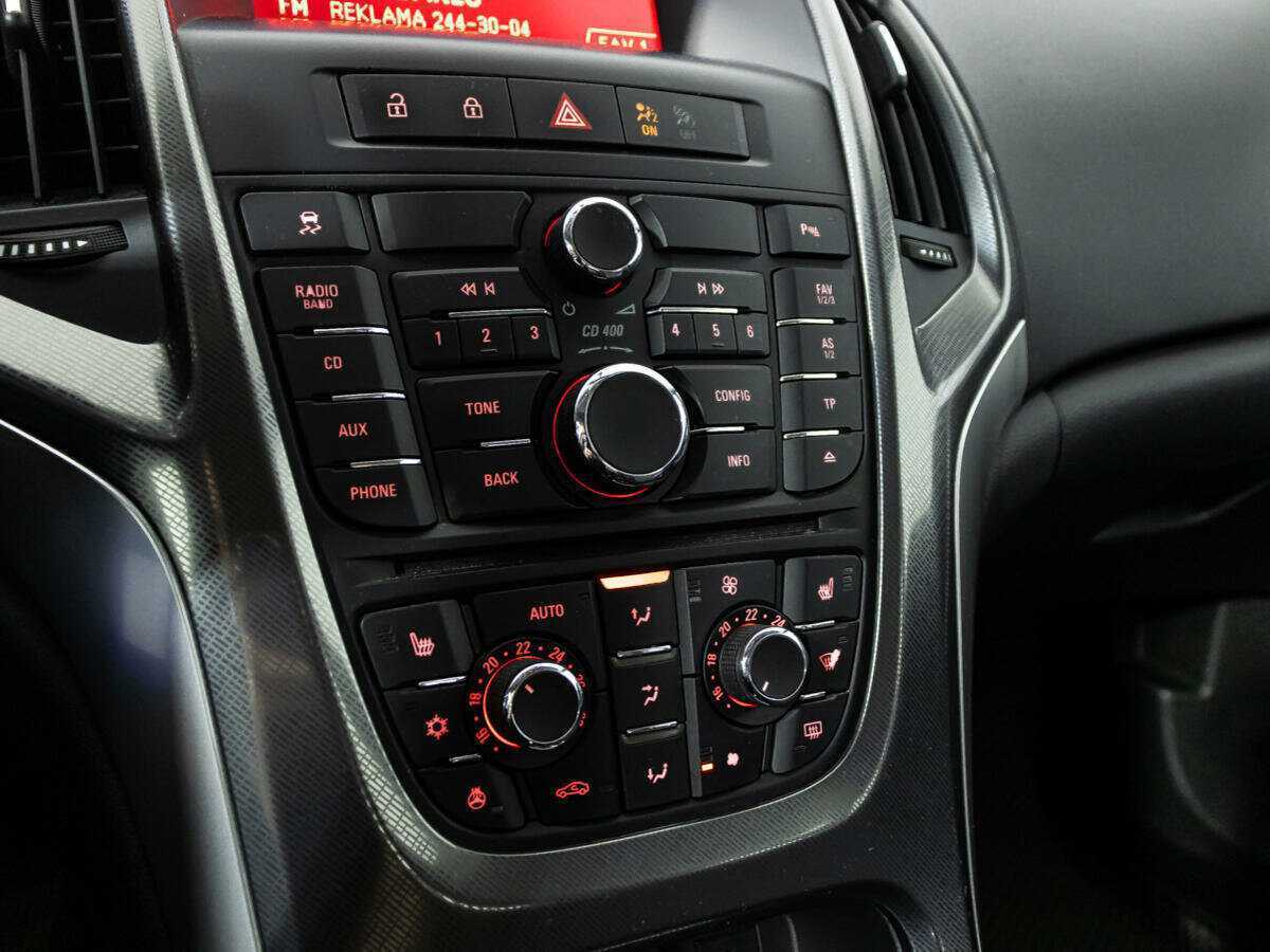 Б/У Опель Астра 2012 года. Фото: #14