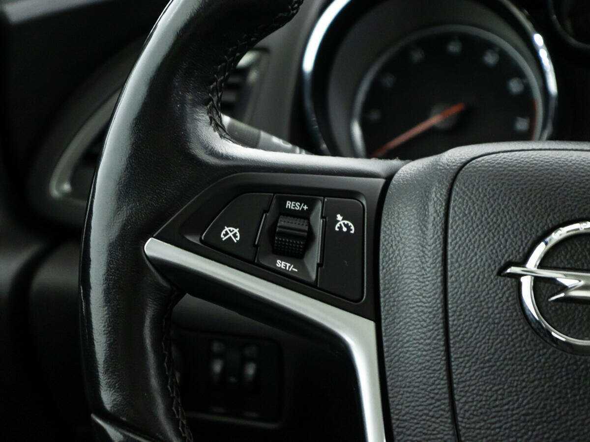 Б/У Опель Астра 2012 года. Фото: #16