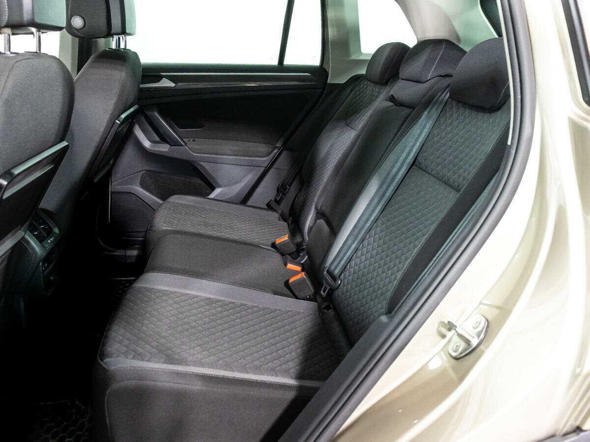 Б/У Фольксваген Тигуан 2017 года. Фото: #9