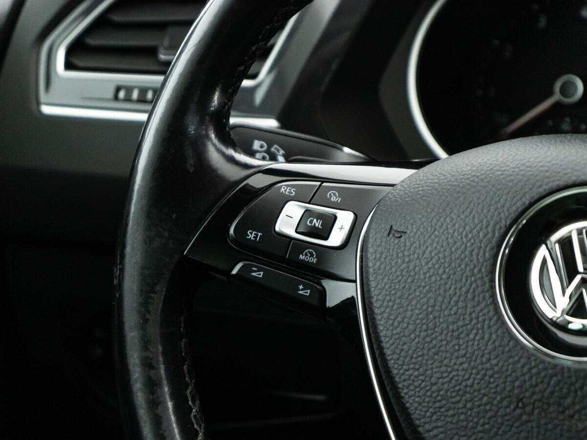 Б/У Фольксваген Тигуан 2017 года. Фото: #18