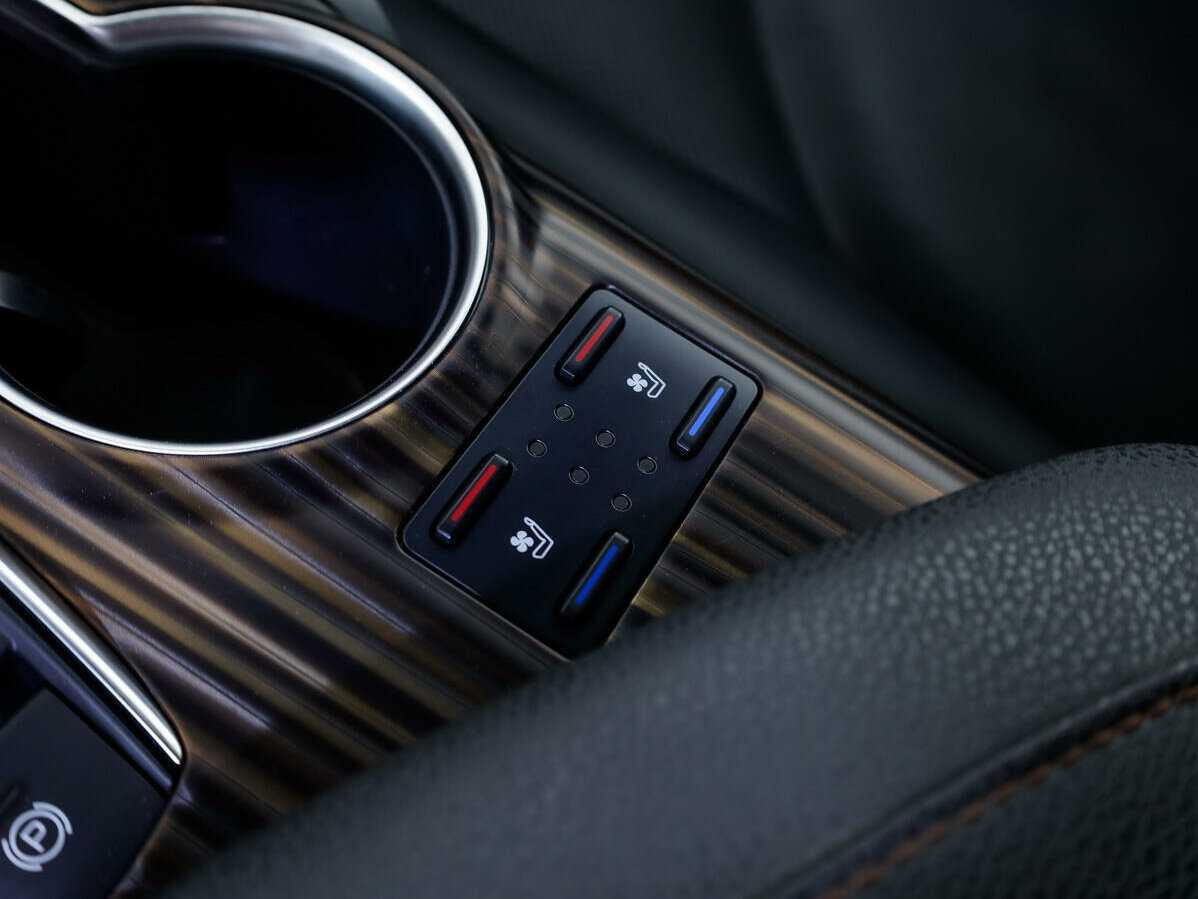 Toyota Camry 2019 года с пробегом. Фото: #25