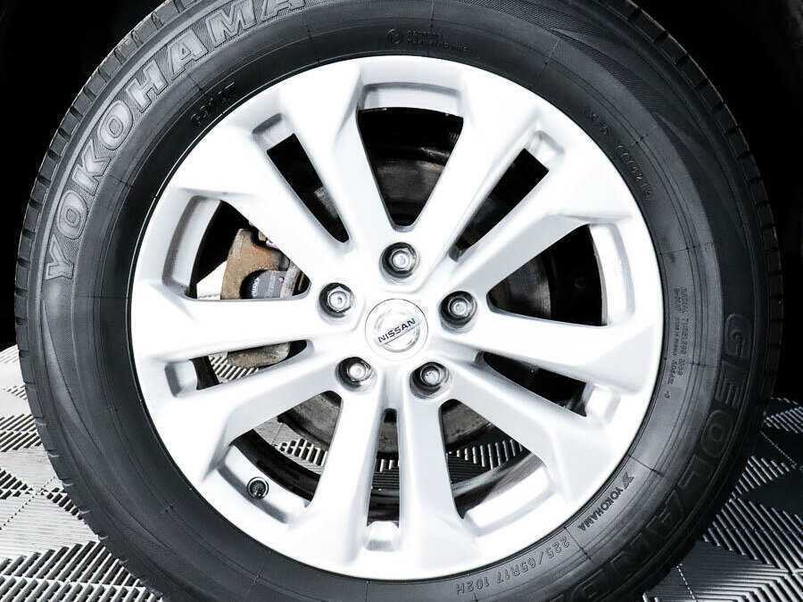 Б/У Ниссан Икс-Трейл 2016 года. Фото: #17