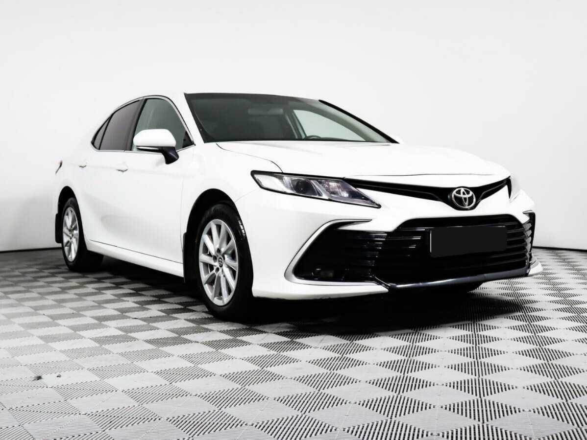Toyota Camry 2021 года с пробегом. Фото: #2
