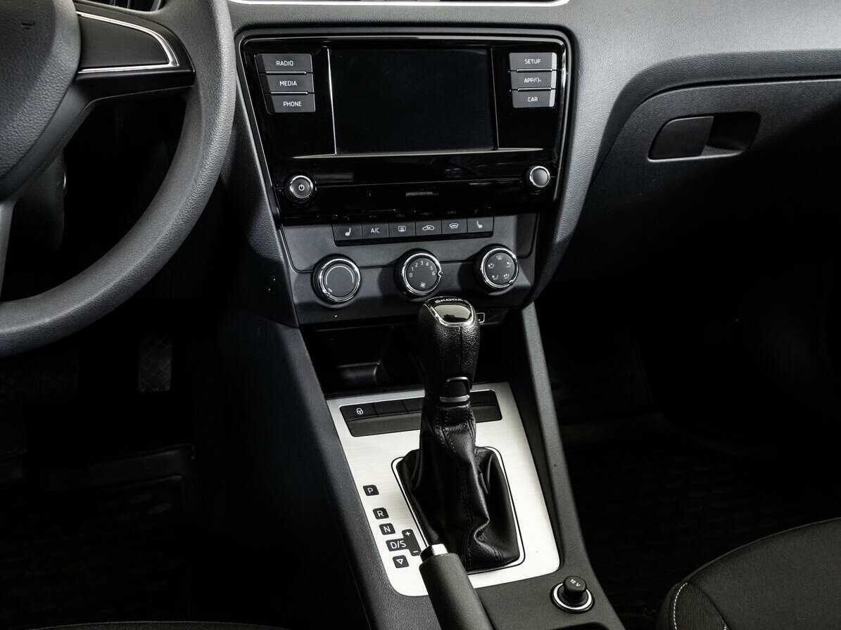 Б/У Шкода Октавия 2018 года. Фото: #11