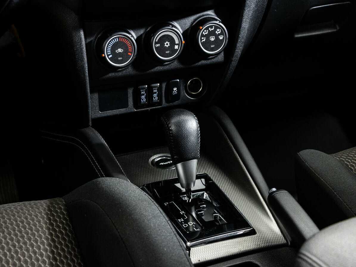 Б/У Митсубиши АС-Икс 2018 года. Фото: #9