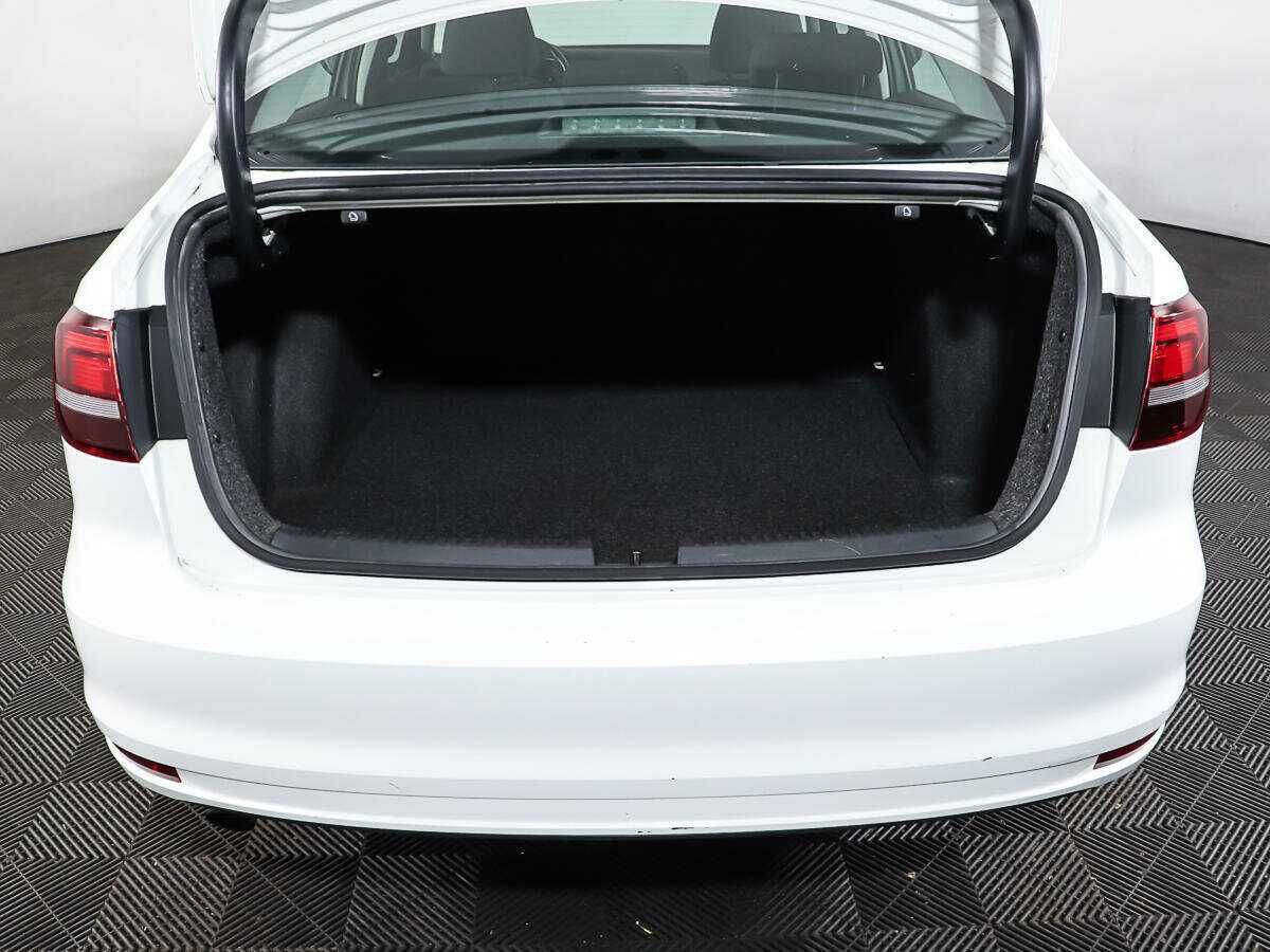 Volkswagen Jetta 2016 года с пробегом. Фото: #3