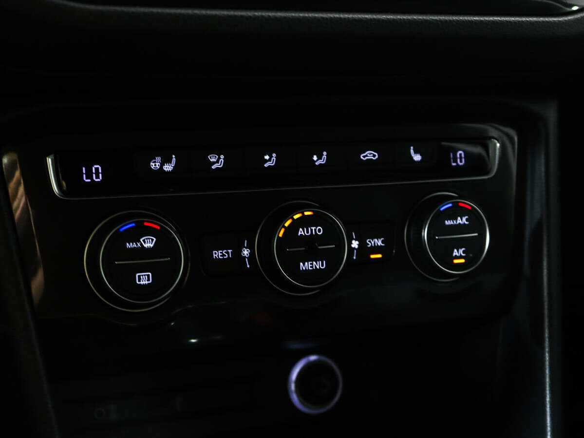 Б/У Фольксваген Тигуан 2017 года. Фото: #15