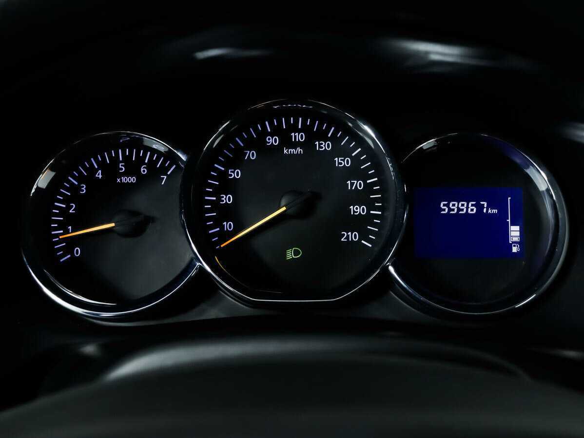 Б/У Рено Логан 2018 года. Фото: #9