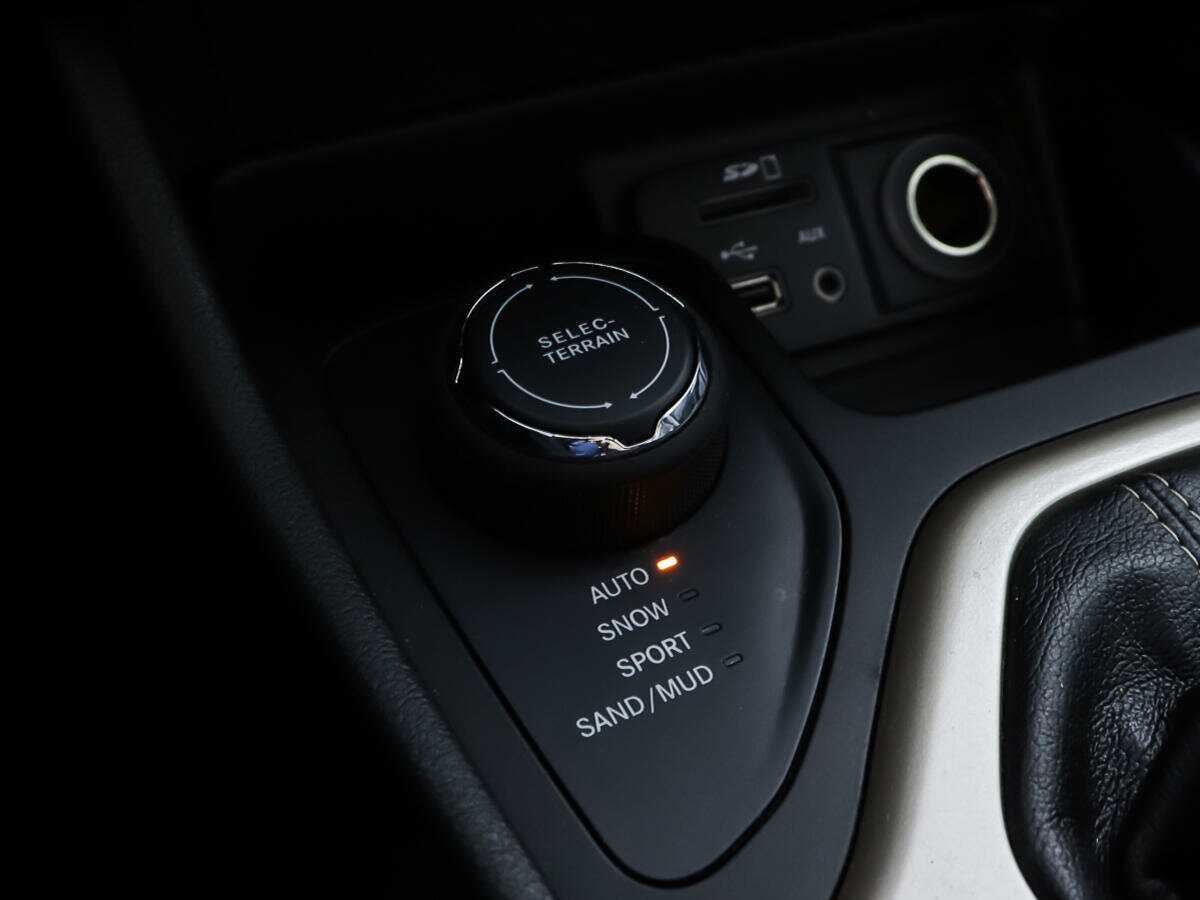 Jeep Cherokee 2014 года с пробегом. Фото: #19