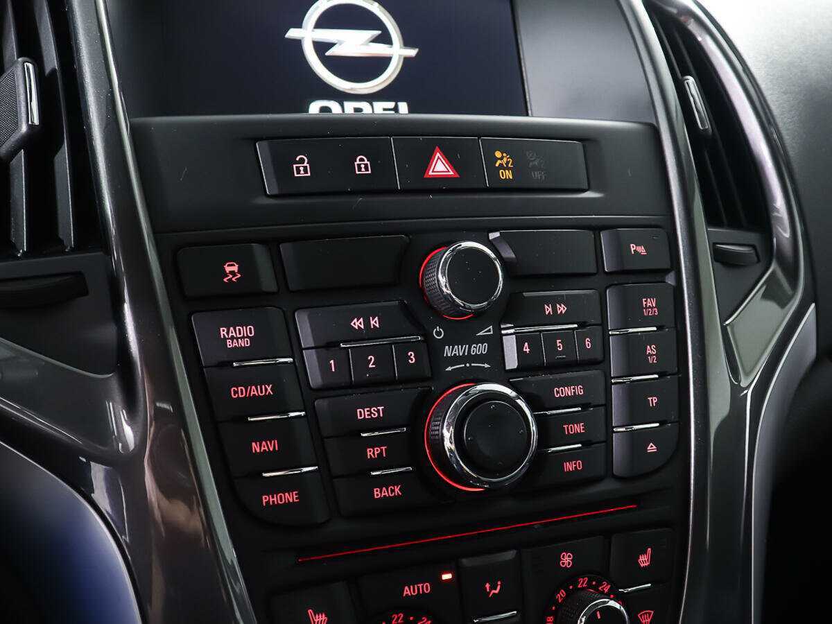 Б/У Опель Астра 2012 года. Фото: #17