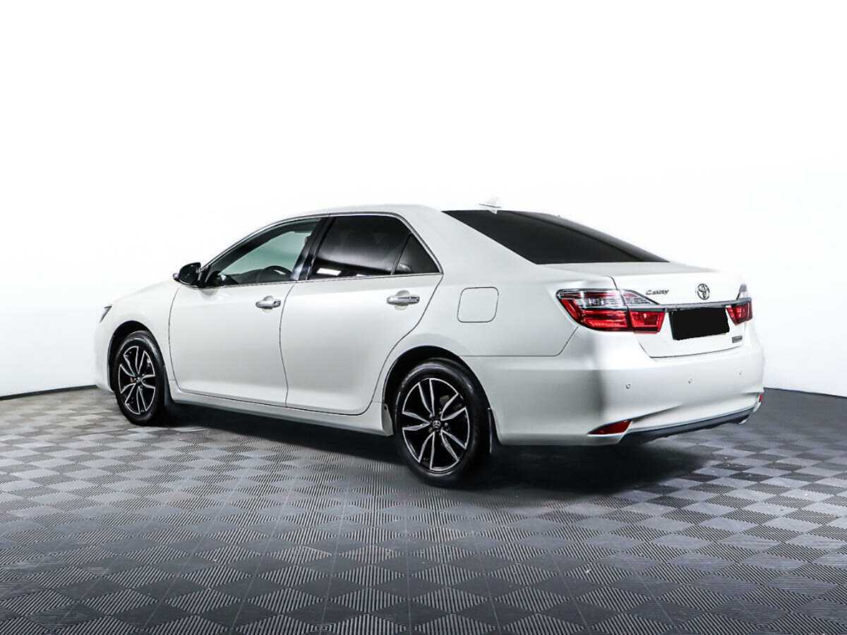 Б/У Тойота Камри 2017 года. Фото: #6