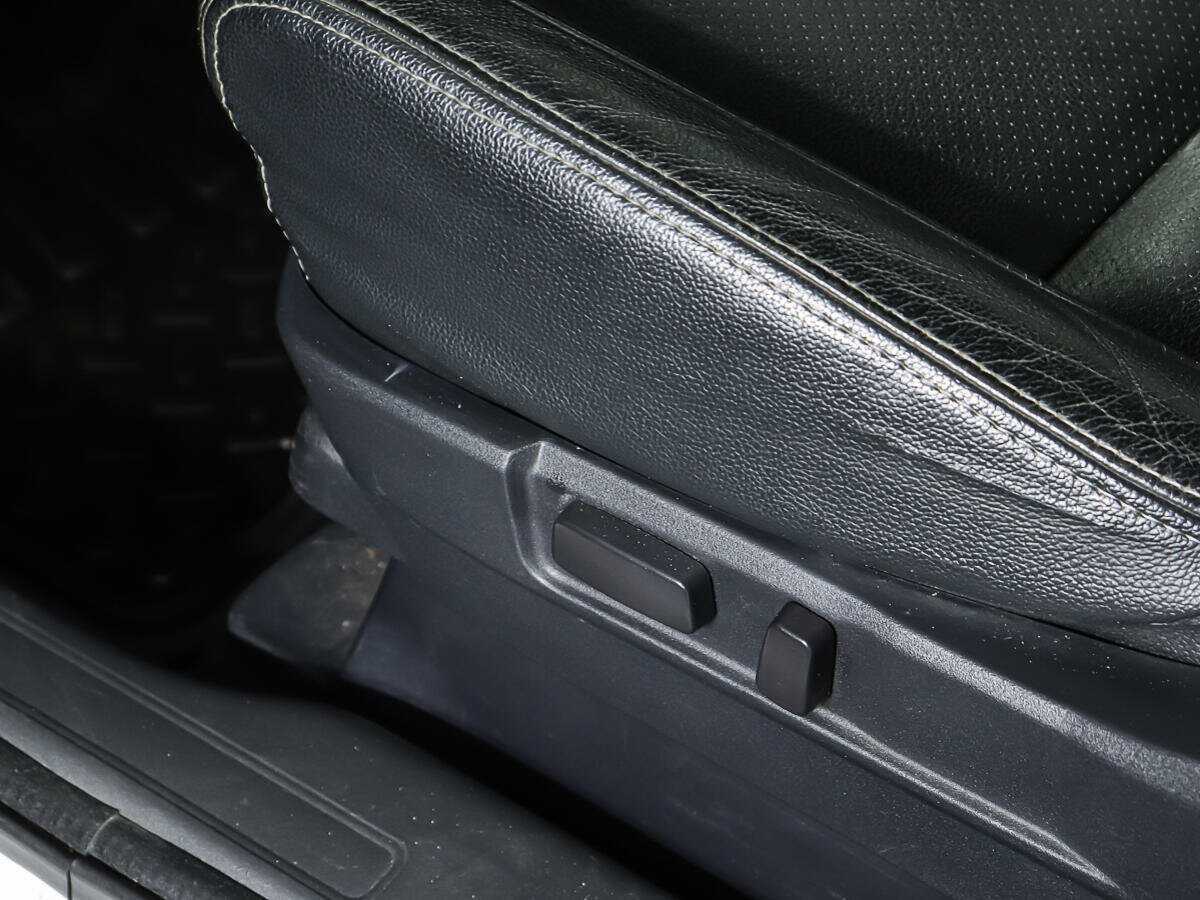 Б/У Митсубиши Оутлэндер 2015 года. Фото: #15